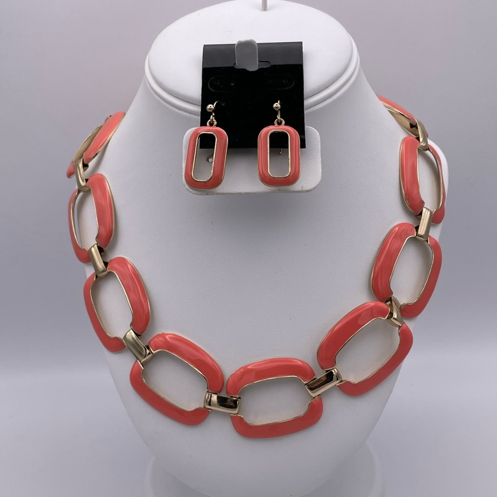 Beautiful Coral Fashion Necklace and Earrings set